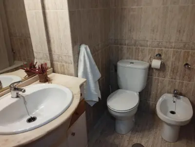 Un baño de Entre puentes