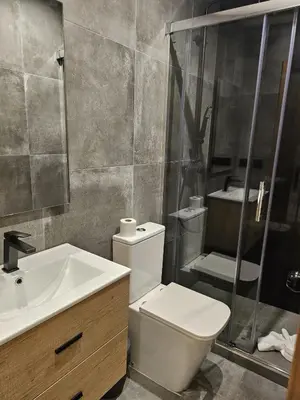 Un baño de Suite Patio de los Naranjos