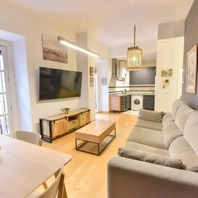 New! Contemporary with pool and parking included