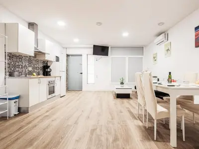 Una cocina o zona de cocina en Benitez Parodi Recién reformado zona multicultural