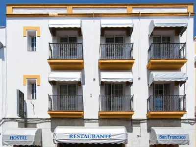 Edificio en el que se encuentra el hostal o pensión