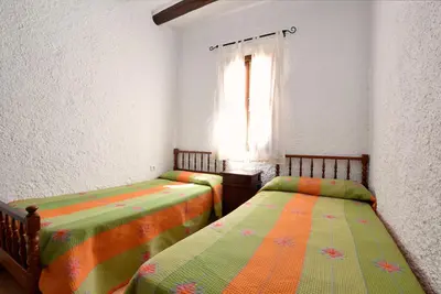 Cama o camas de una habitación en Cortijo Los Alazores, authentic cortijo with private pool