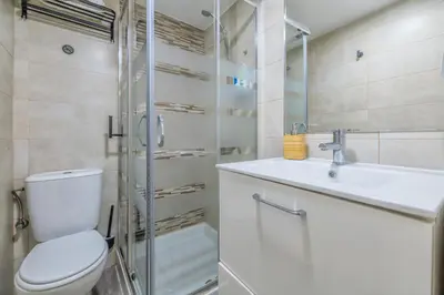 Un baño de El Marqués, Orilla del Guadalquivir - Parking Incluido