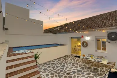 Piscina en o cerca de Private House PRIVATE POOL Private Andalusian Courtyard BBQ Near Historic Center