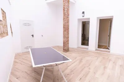 Instalaciones para jugar al ping pong en Alojamientos Carola Julio Burell, 74 o alrededores