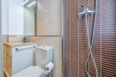 Un baño de Apto Ronda de los Tejares & Centro