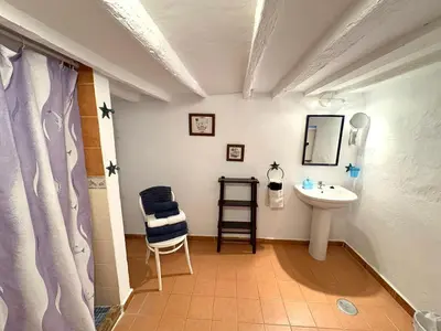Un baño de La Casita Blanca- La Almona Chica