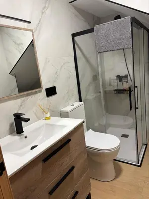 Un baño de Celadores 6 El Almendral