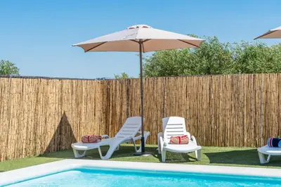 Piscina en o cerca de Casa Rural Olivera