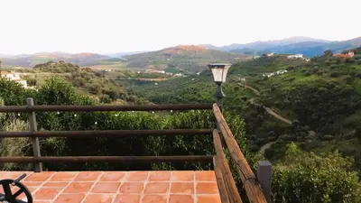 Vista general de una montaña o vista desde la casa o chalet