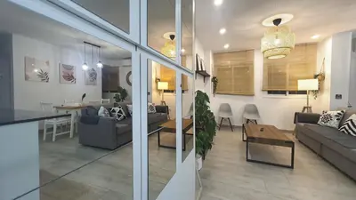 Zona de estar de 5 Apartamento de 2 habitaciones y metro