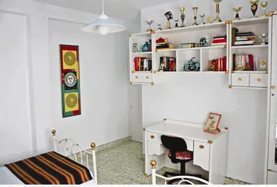 Biblioteca en el apartamento