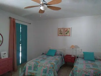 Cama o camas de una habitación en LA CASA AZUL -Mancha Real, Jaen, Úbeda, Baeza-