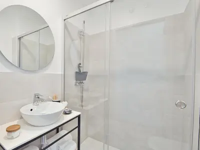 Un baño de Canvas Sevilla Lago