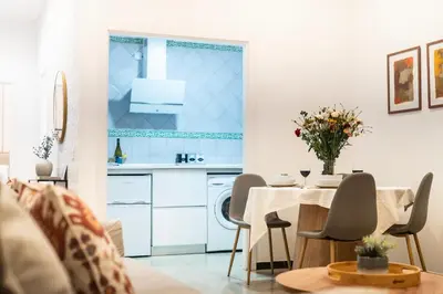 Una cocina o zona de cocina en AvantiStays Guadalquivir