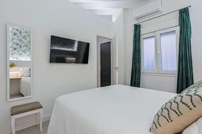 Una televisión o centro de entretenimiento en Luxury petit loft