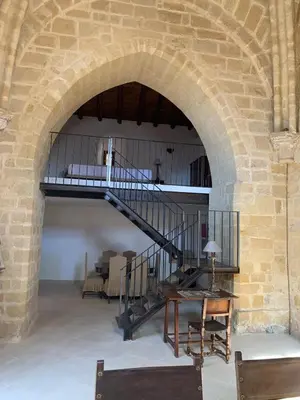 Plano de Espectacular iglesia románica