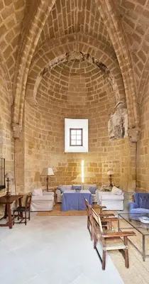 Zona de estar de Espectacular iglesia románica