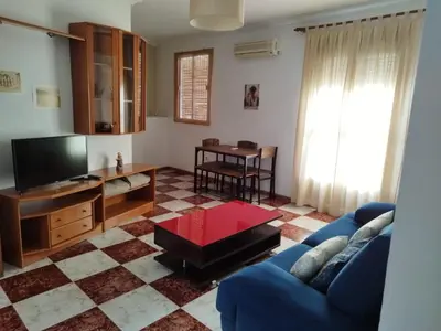 Una televisión o centro de entretenimiento en La Cañada