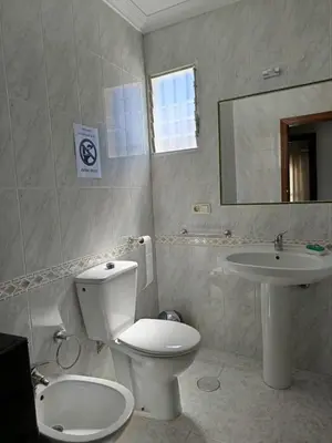 Un baño de La Cañada