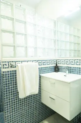 Un baño de AvantiStays Pilatos