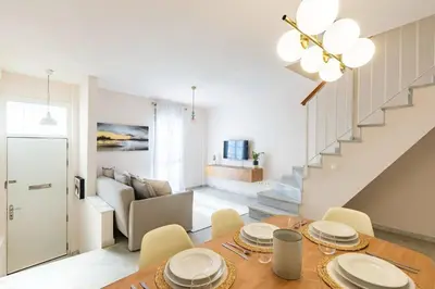 Zona de estar de Casa 3 plantas con patio y Solárium privados
