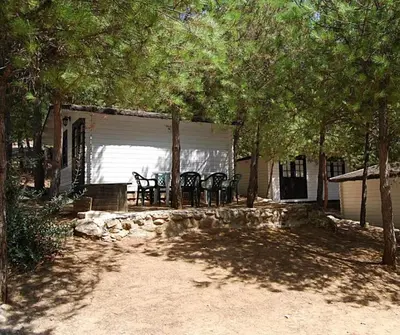 Jardín al aire libre en Alua Centro de Ocio - Camping Valdearenas