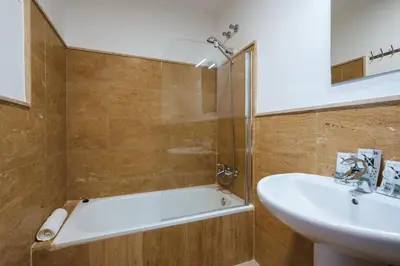 Un baño de Luxury villa in Sevilla - Pool, Terrace & GameRoom