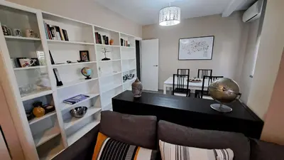 Biblioteca en el apartamento