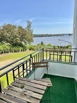 Vista de un río cerca de este apartamento