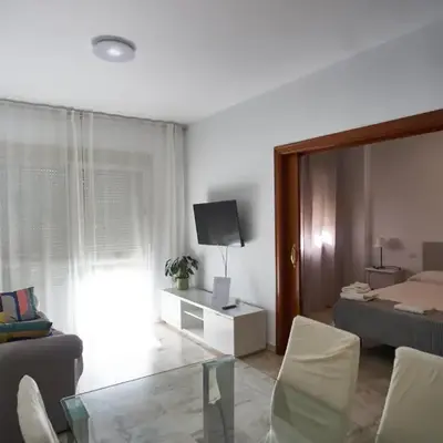 Apartamento con piscina solo en temporada