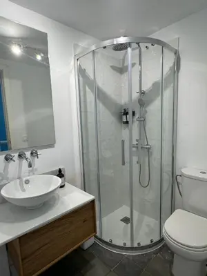 Un baño de Unique Sevilla