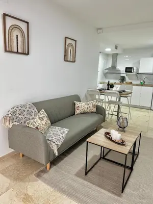 Una cocina o zona de cocina en Apartamento Azahar Centro Parking Gratis