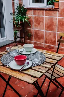 Utensilios para hacer té y café en Suite Feria