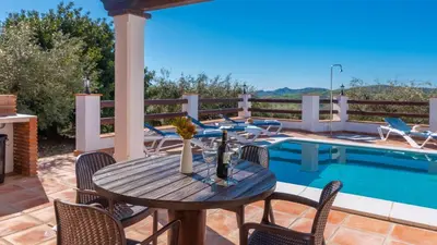 Piscina en o cerca de Cortijo Vilo Periana by Ruralidays