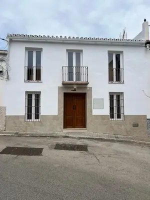Edificio en el que se encuentra la habitación en casa particular