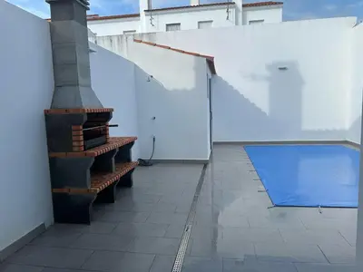 Piscina en o cerca de Casa Rural Castillo de Alanis