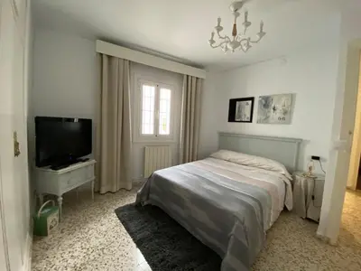 Una televisión o centro de entretenimiento en Casa LaMedina