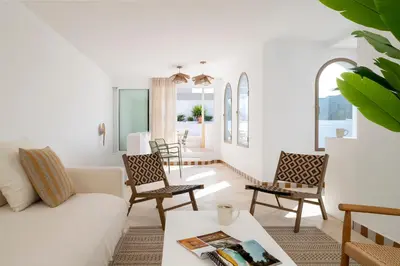 Zona de estar de Villa con piscina privada salada, solárium y 3 dormitorios