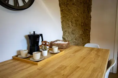 Utensilios para hacer té y café en El Secreto de Setenil