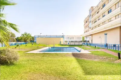 Piscina en o cerca de Estudio moderno con parking, frente al Palacio de Congresos