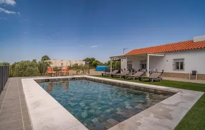 Piscina en o cerca de Olvera