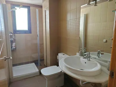 Un baño de Macarena & parking gratis