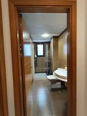 Un baño de Macarena & parking gratis