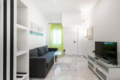 Una televisión o centro de entretenimiento en SVL - Castellar