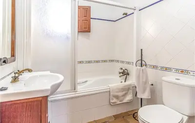 Un baño de Holiday Home Periana - 03