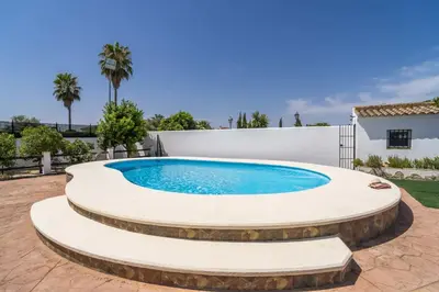 Piscina en o cerca de Casa Rural La Perla.