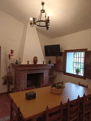 Una televisión o centro de entretenimiento en Finca Los Aguilares