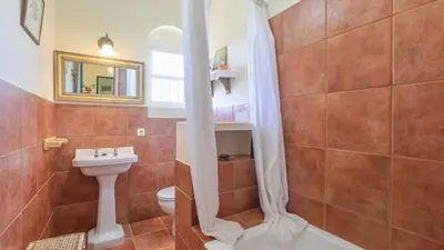 Un baño de Finca El Olivo Llorón Montilla by Ruralidays