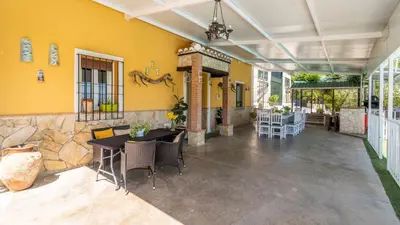 Un restaurante o sitio para comer en Puerto Nuevo by Ruralidays